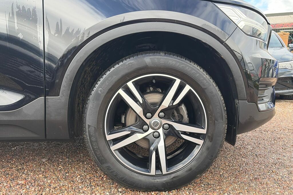 Volvo XC40 1.5 T3 163 R Design Black #5