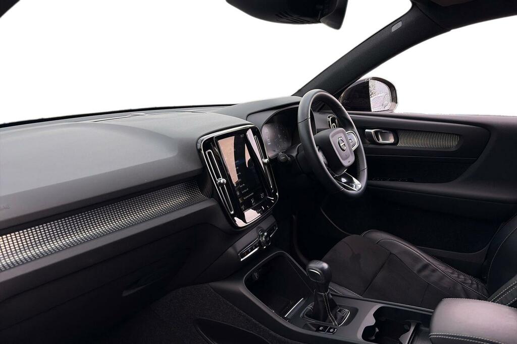 Volvo XC40 1.5 T3 163 R Design Black #2