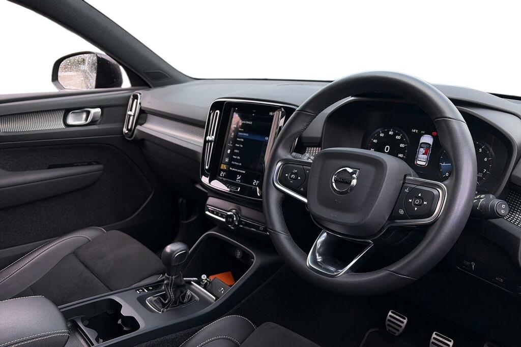 Volvo XC40 1.5 T3 163 R Design Black #6