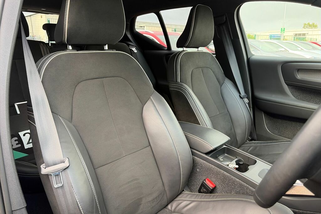 Volvo XC40 Recharge Core, Single Motor, Black #16