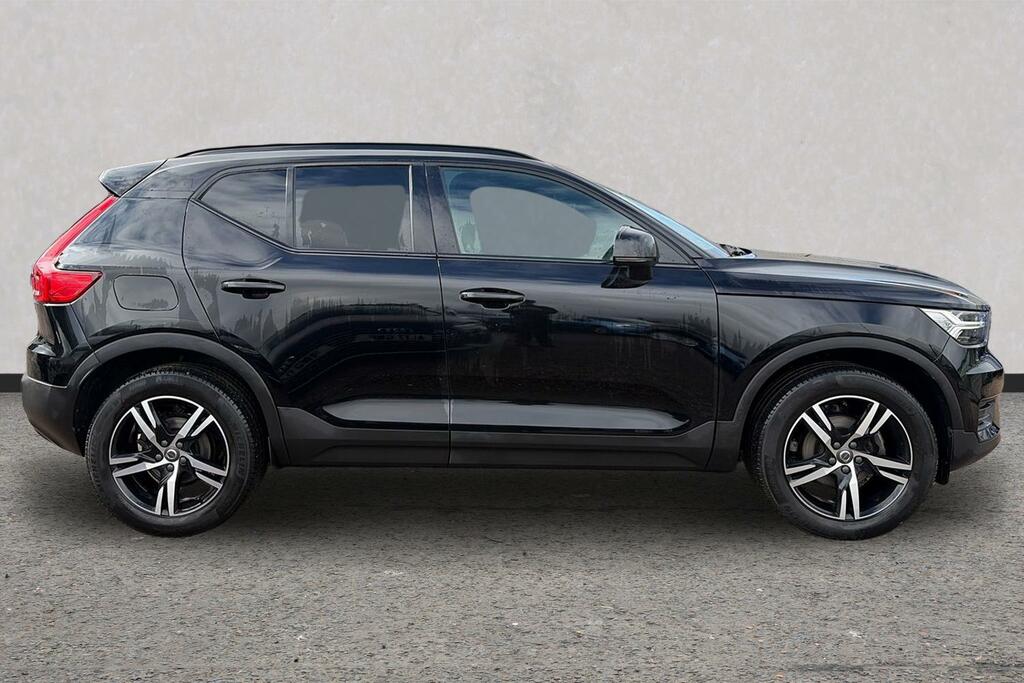 Volvo XC40 1.5 T3 163 R Design Black #4