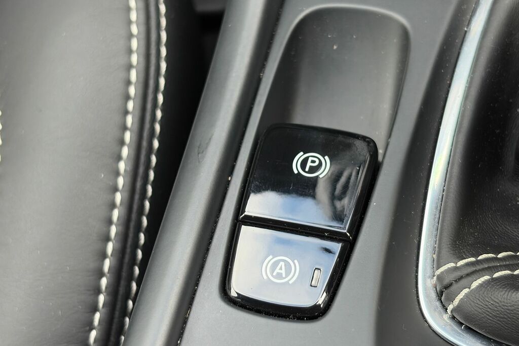 Volvo XC40 Recharge Core, Single Motor, Black #27