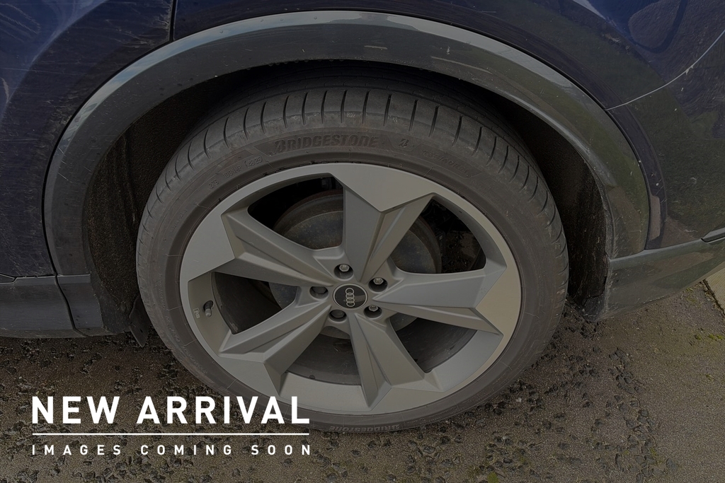 Audi Q4 E Tron Black Edition 55 Quattro 250,00 Kw Blue #4