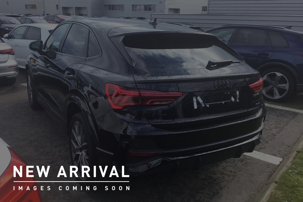 Audi Q3 1.5 Tfsi Cod 35 Black Edition Suv S Tro White #3