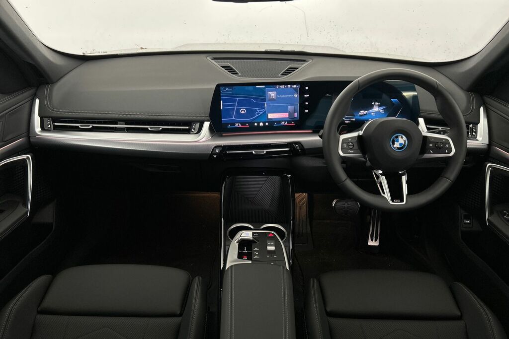 BMW iX1 30 66.5Kwh M Sport Xdrive 11Kw Charger Silver #4