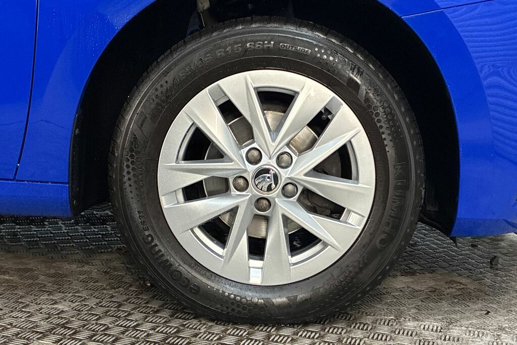 Skoda Fabia 1.0 Tsi Se Comfort Blue #5