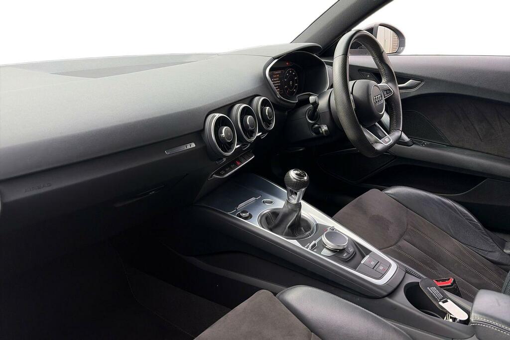 Audi TT 1.8T Fsi Black Edition White #2