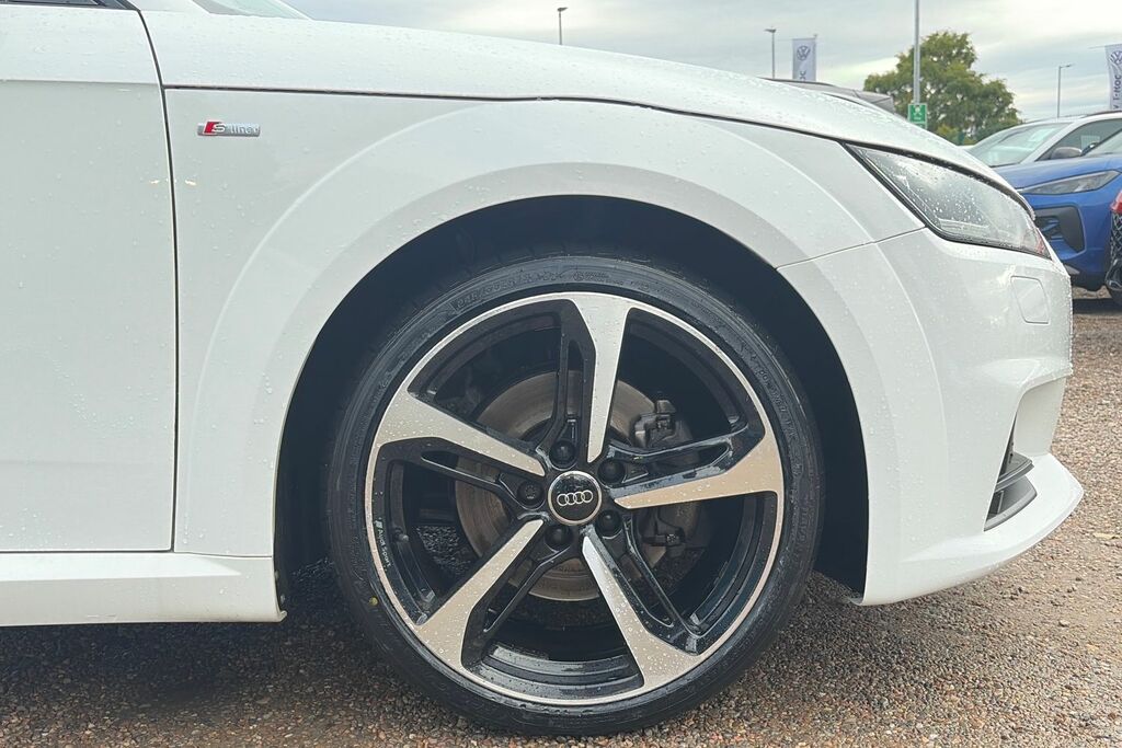 Audi TT 1.8T Fsi Black Edition White #5