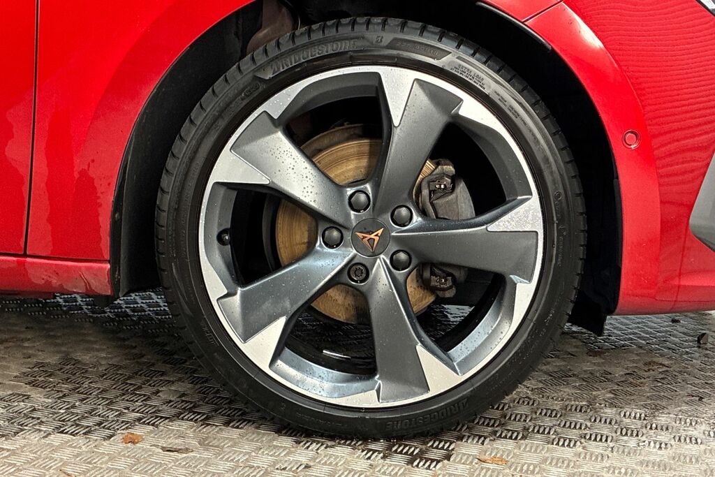Cupra Leon 1.5 Etsi V1 Dsg Red #5