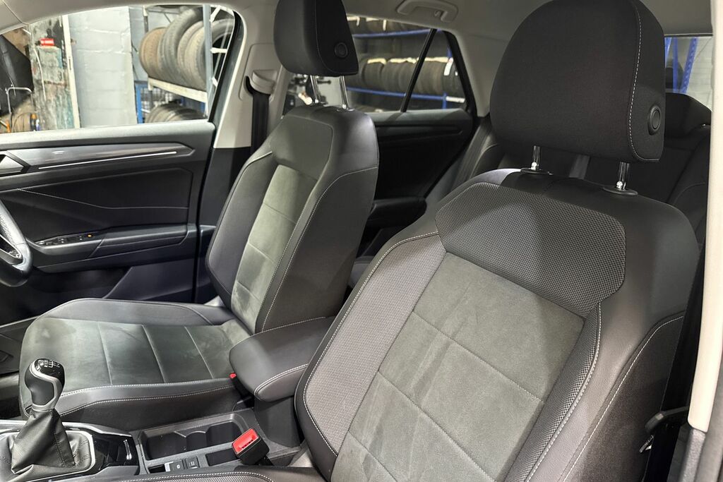 Volkswagen T-Roc Life White #16