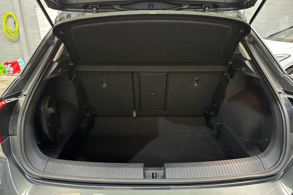 Volkswagen T-Roc Life White #11