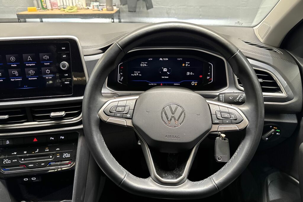 Volkswagen T-Roc Life White #13