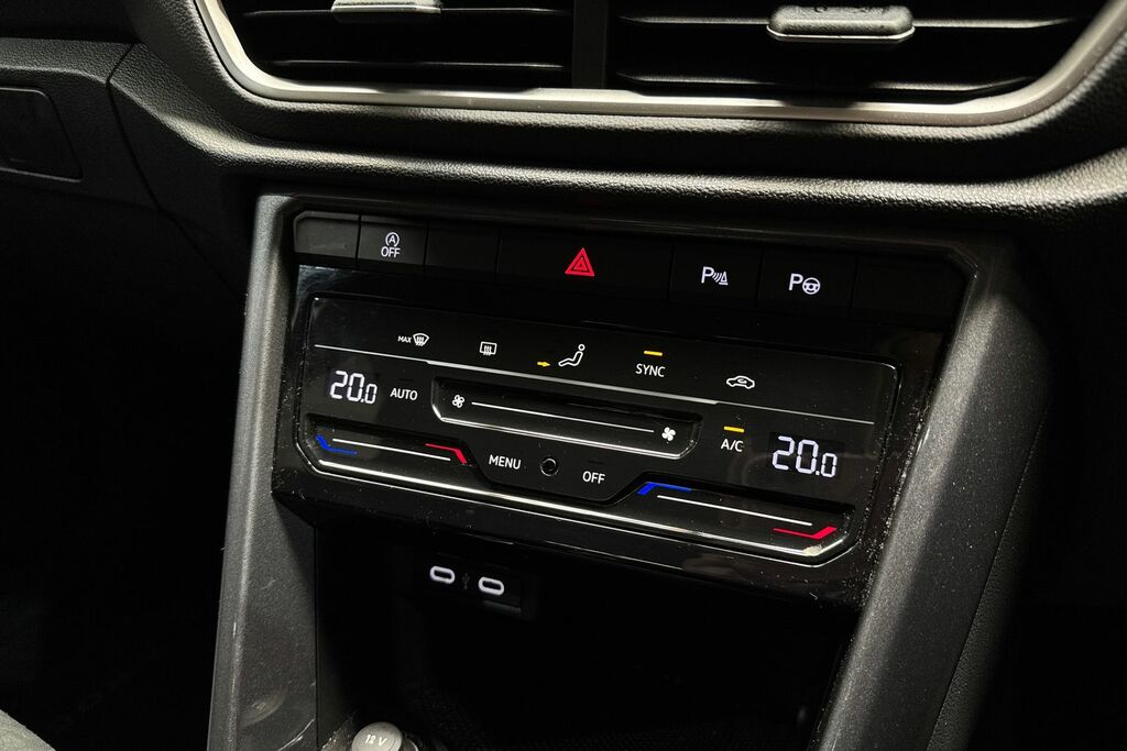 Volkswagen T-Roc Life White #17