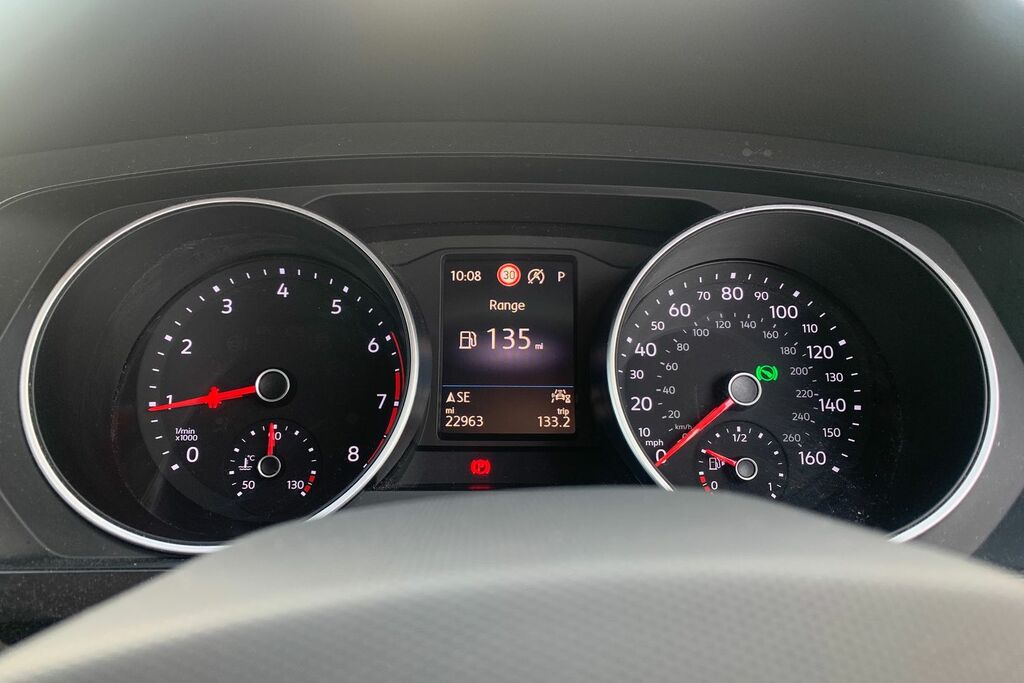 Volkswagen Tiguan Active Red #15