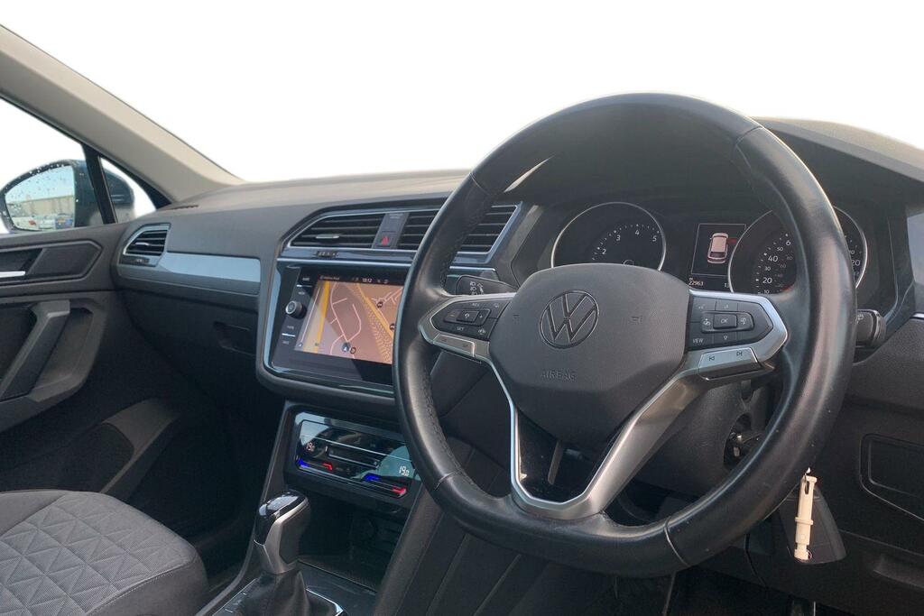 Volkswagen Tiguan Active Red #6