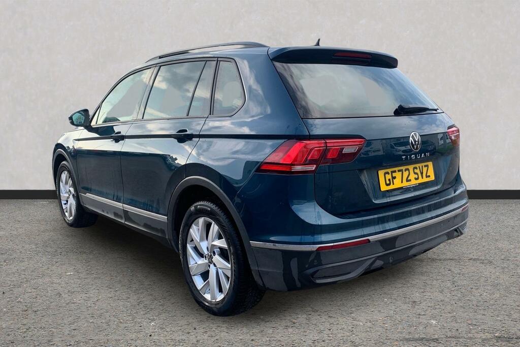 Volkswagen Tiguan Active Red #3