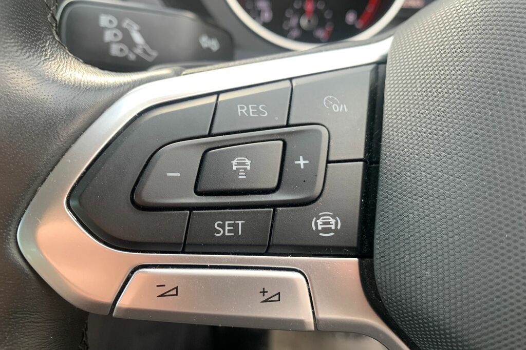 Volkswagen Tiguan Active Red #14