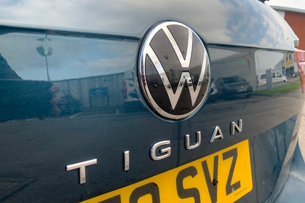 Volkswagen Tiguan Active Red #20