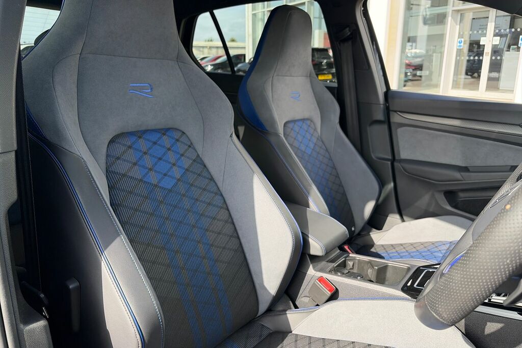 Volkswagen Golf 1.5 Tsi 150 R-line Blue #16