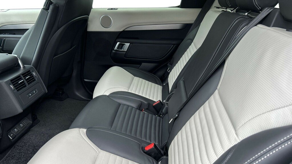 Land Rover Discovery D350 Dynamic Hse Brown #4