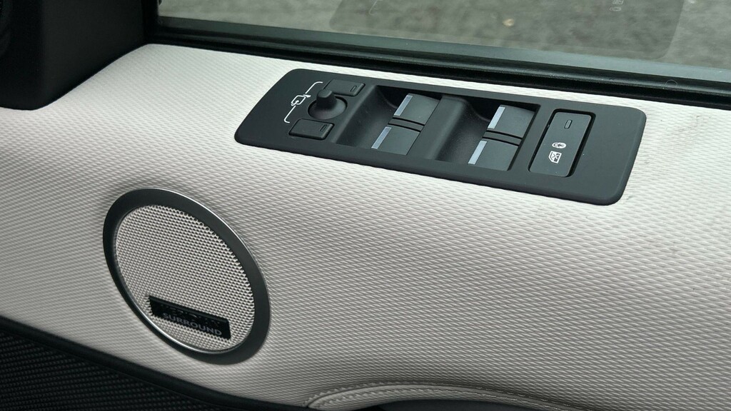Land Rover Discovery 3.0 D350 Dynamic Hse Grey #25