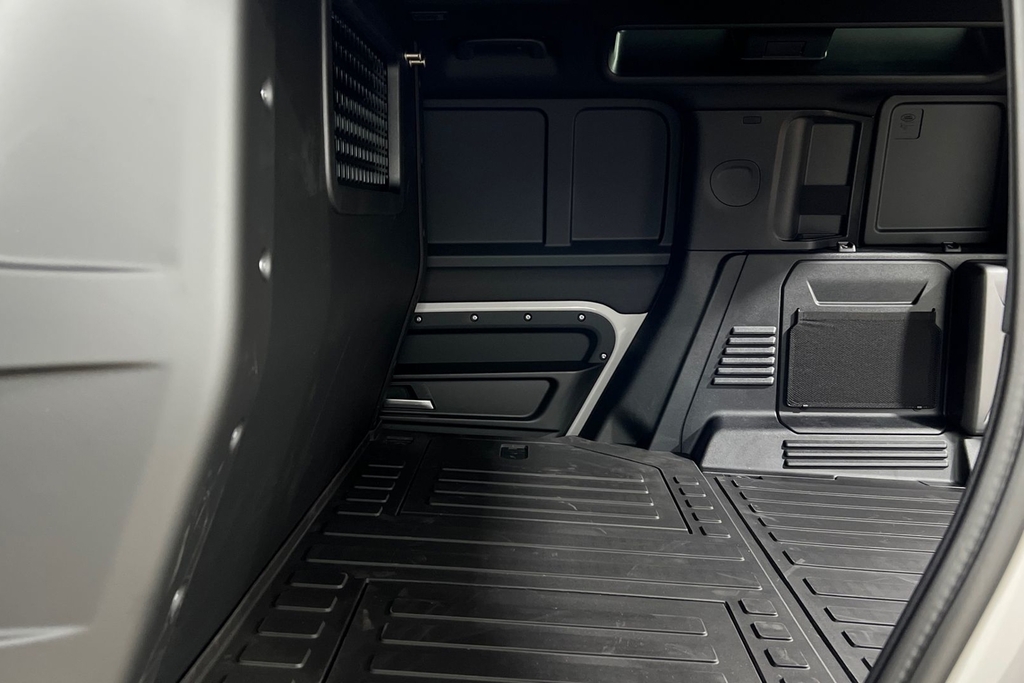 Land Rover Defender D250 Hard Top S Grey #4
