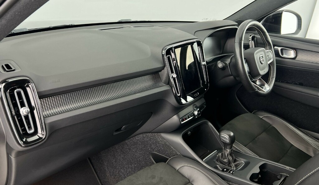 Volvo XC40 R-design, T3 Black #6