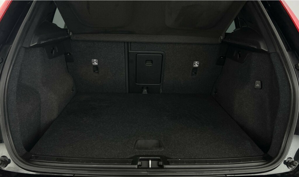 Volvo XC40 R-design, T3 Black #5