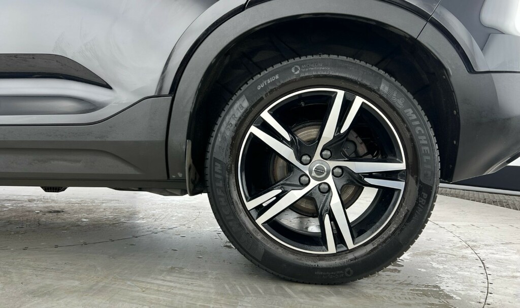 Volvo XC40 R-design, T3 Black #4