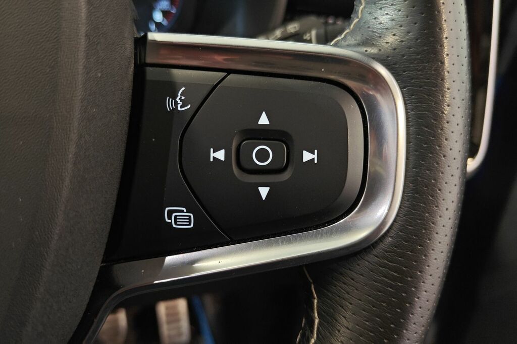 Volvo XC40 2.0 B4p Inscription Awd Black #12