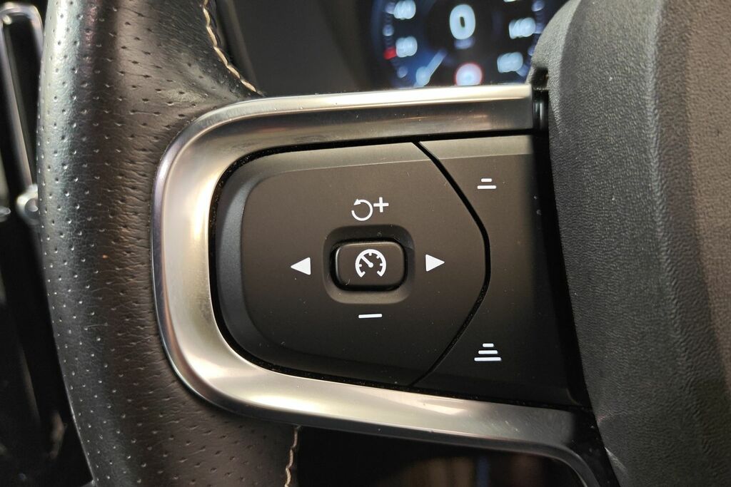 Volvo XC40 2.0 B4p Inscription Awd Black #11
