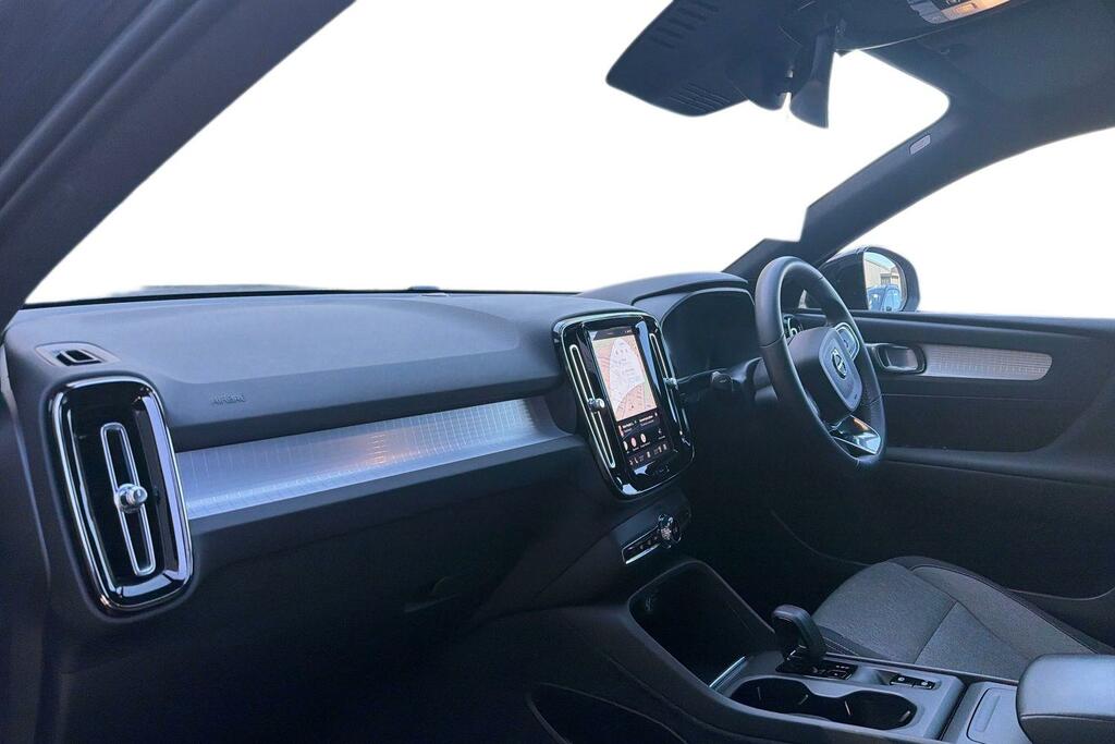Volvo XC40 2.0 B3p Core Black #2