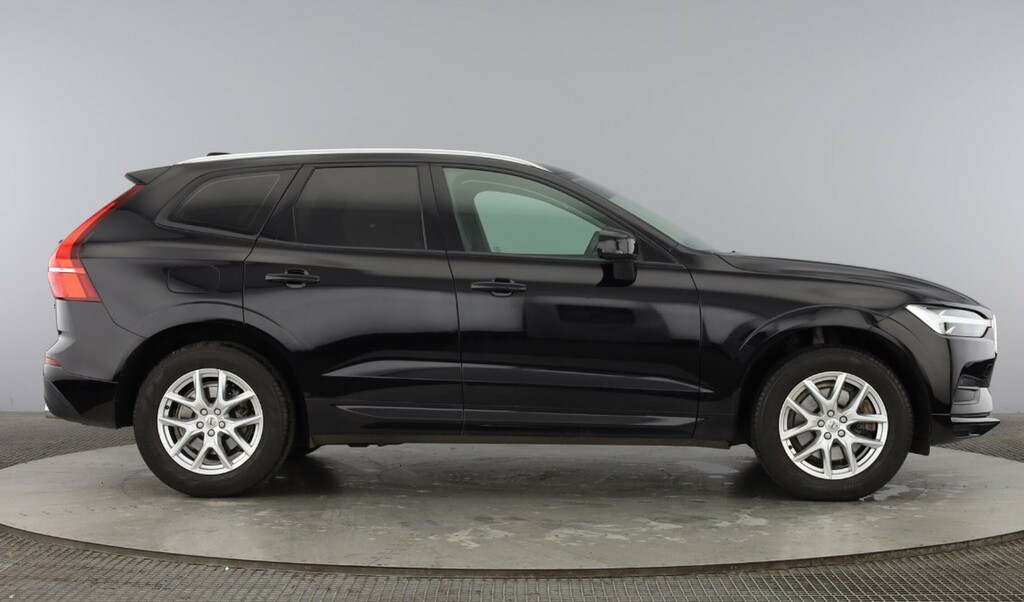 Volvo XC60 Momentum, B4 Mild Hybrid Black #2