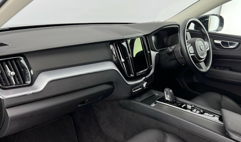 Volvo XC60 Momentum, B4 Mild Hybrid Black #5