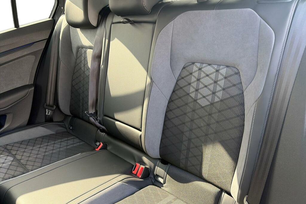 Volkswagen Golf 1.5 Etsi 150 R-line Dsg  #9
