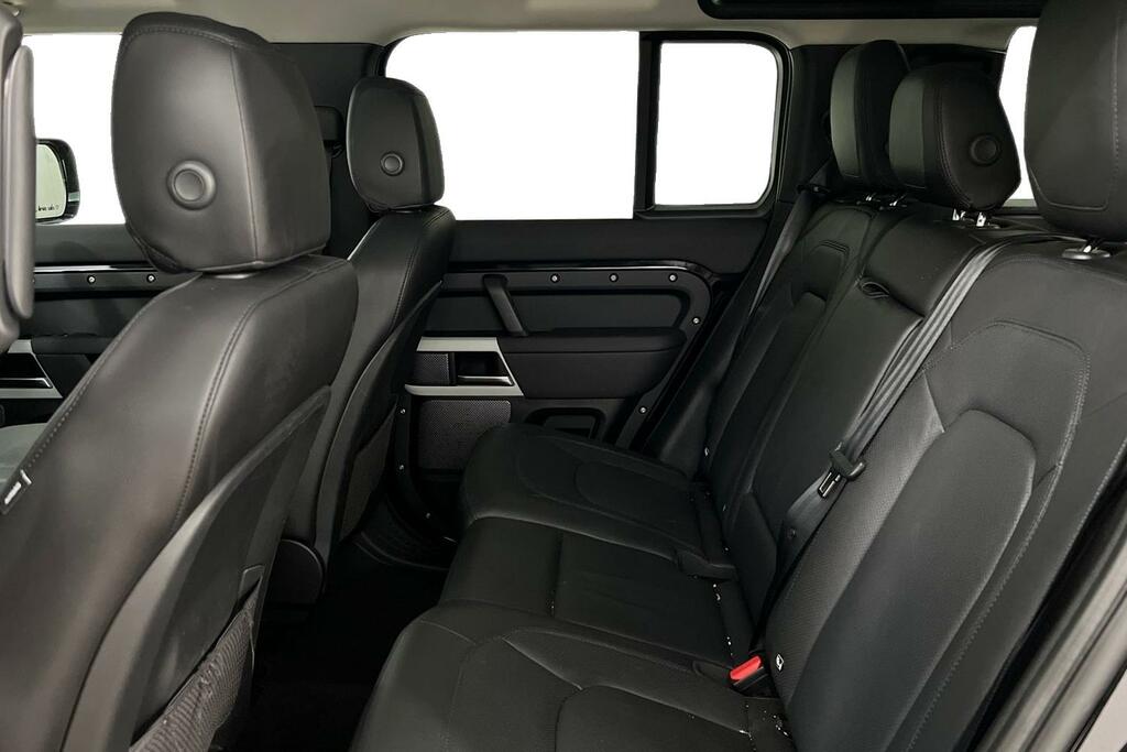 Land Rover Defender 110 D250 Xs Edition Black #4