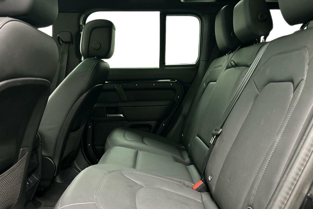 Land Rover Defender 110 D350 X-dynamic Hse Black #4