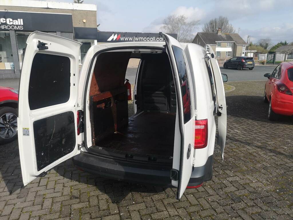 Volkswagen Caddy Maxi 1.6 Tdi Bluemotion Tech 102Ps Startline Van White #10