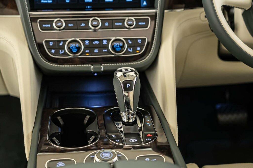 Bentley Bentayga S White #31