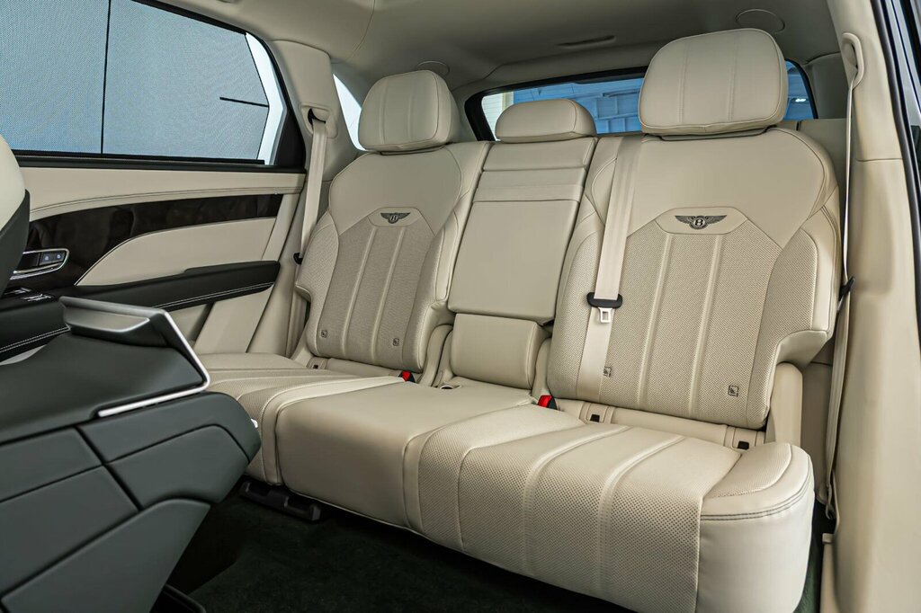 Bentley Bentayga S White #17