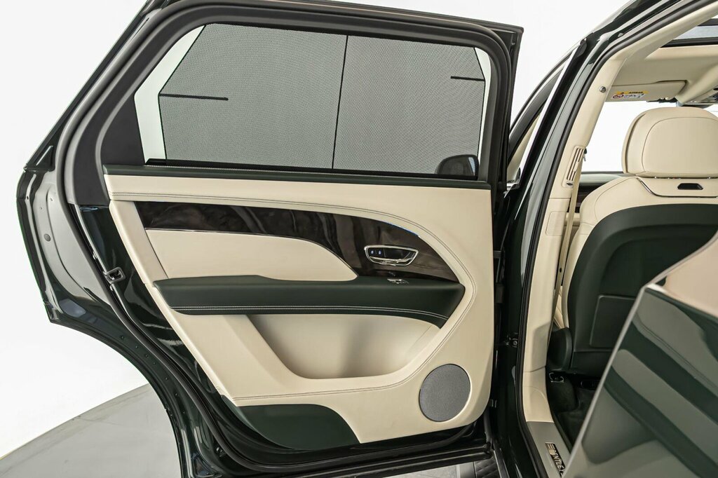 Bentley Bentayga S White #19