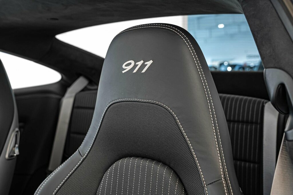 Porsche 911 Coupe Black #22