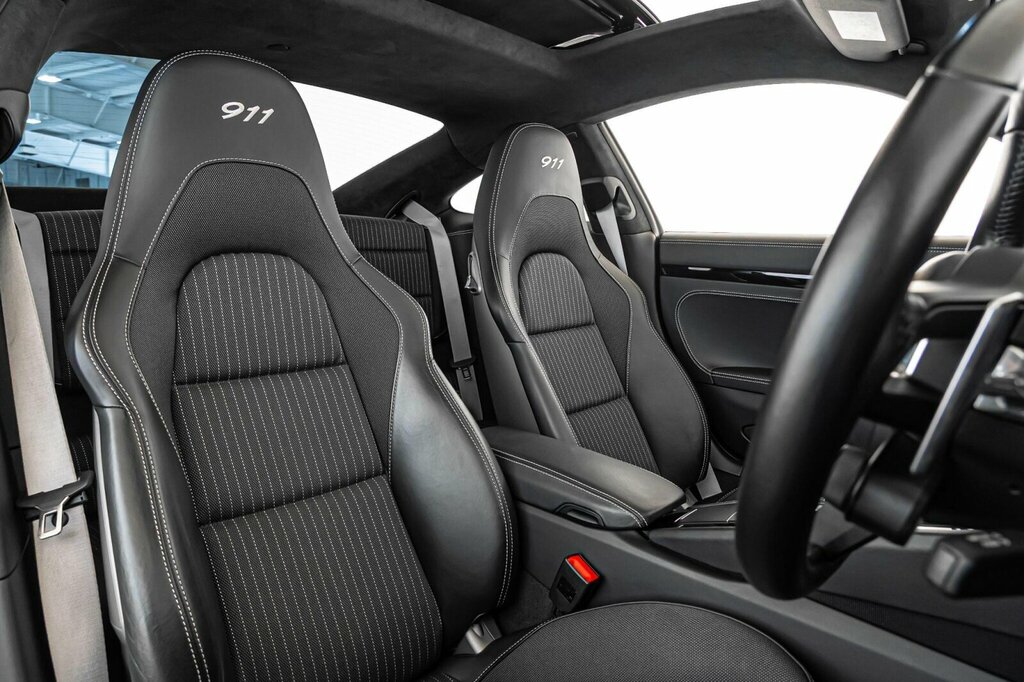 Porsche 911 Coupe Black #18