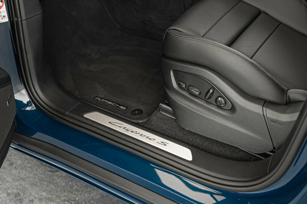 Porsche Cayenne E-hybrid Tiptronic S Blue #31