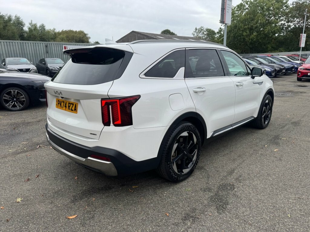 Kia Sorento 1.6L 3 White #2