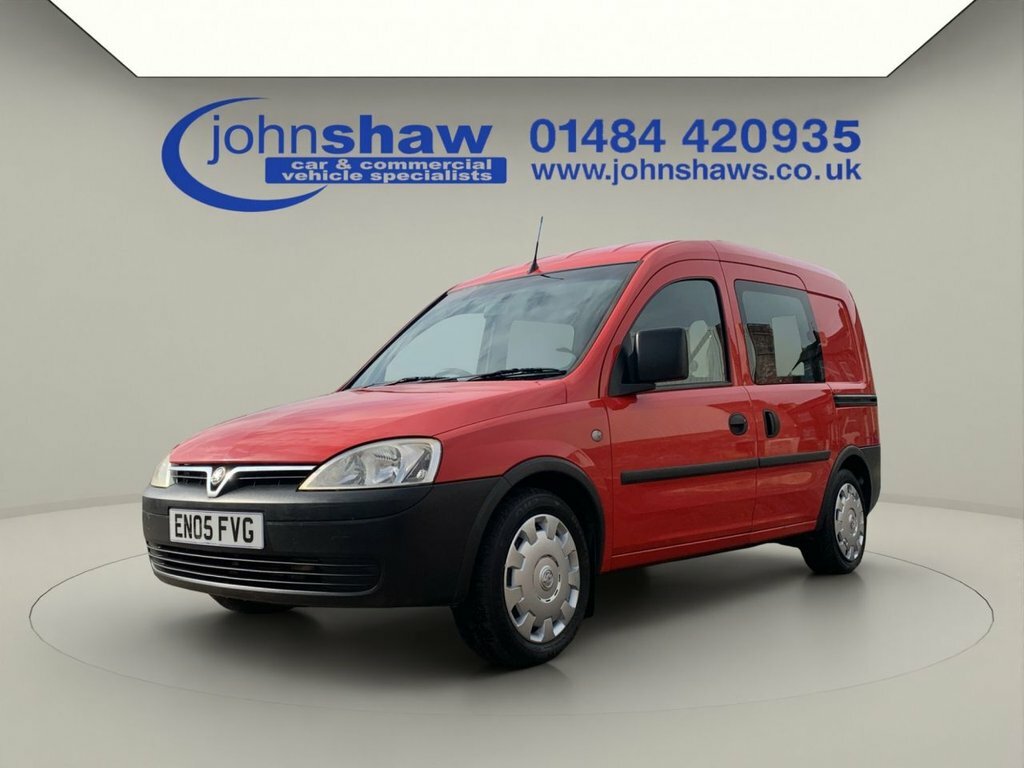 Vauxhall Combo Mpv Red