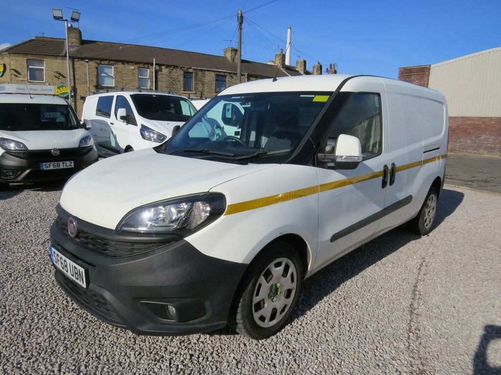 Fiat Doblo 1.6L Maxi Sx 6Dr White #4