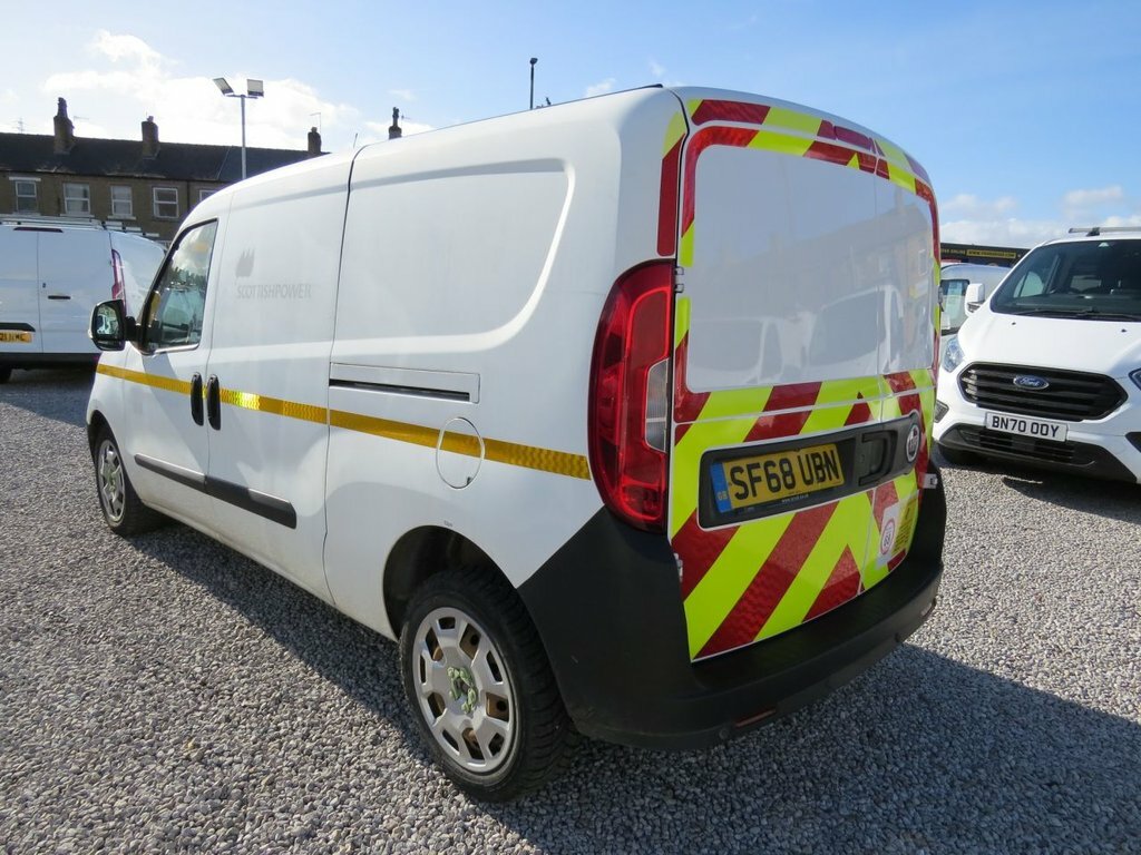 Fiat Doblo 1.6L Maxi Sx 6Dr White #6