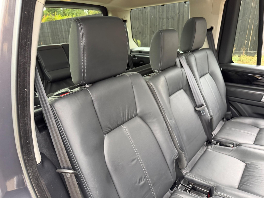 Land Rover Discovery 3.0 Sdv6 Hse 255 Bhp Black #17