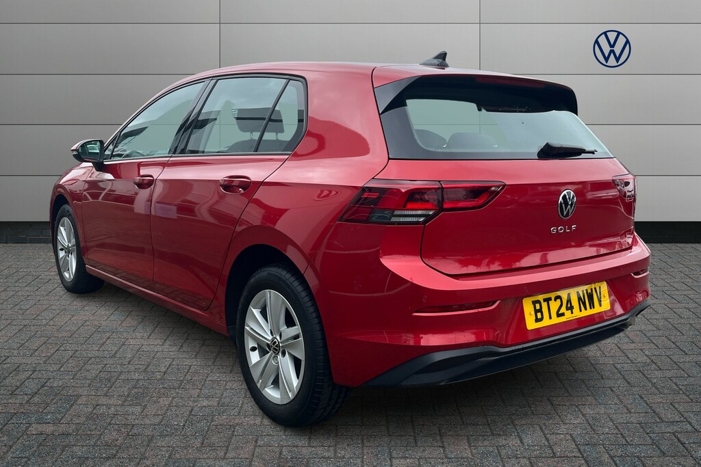 Volkswagen Golf 1.5 Tsi Life BT24NWV Red #5